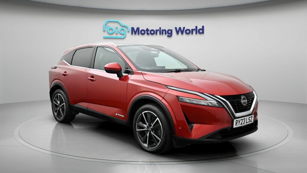 Nissan Qashqai Tekna Red