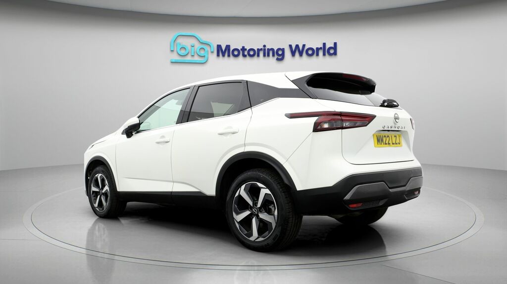 Nissan Qashqai N-connecta MM22LZJ White #5