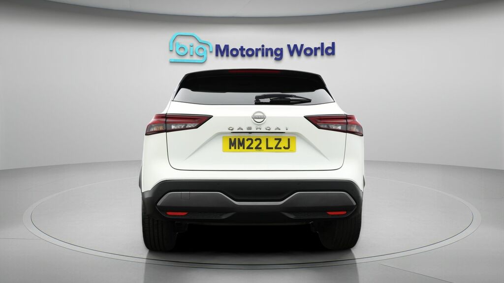 Nissan Qashqai N-connecta MM22LZJ White #6