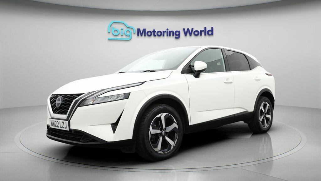 Nissan Qashqai N-connecta MM22LZJ White #3