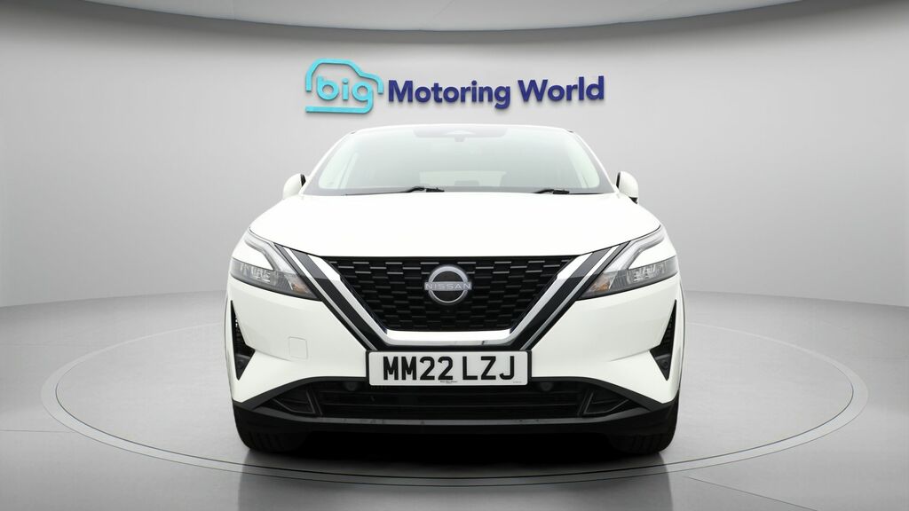 Nissan Qashqai N-connecta MM22LZJ White #2