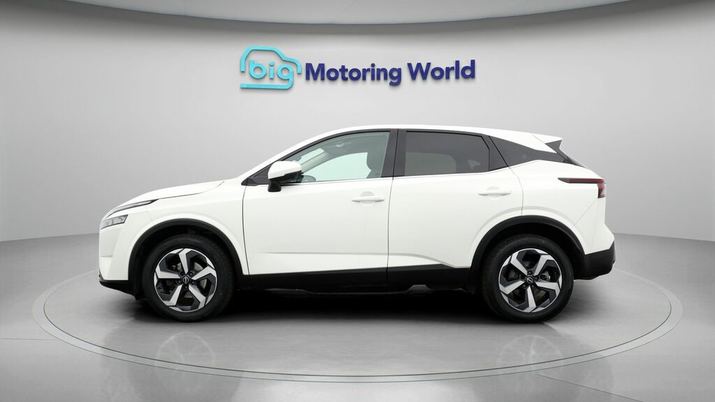Nissan Qashqai N-connecta MM22LZJ White #4