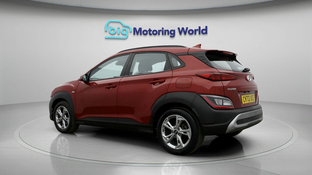 Hyundai Kona Se Connect Red #5