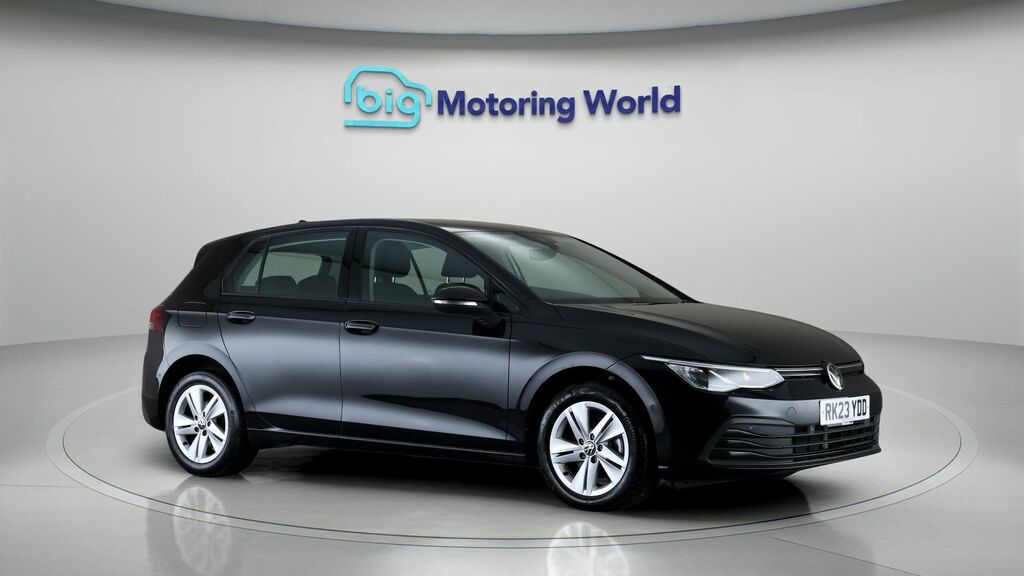 Volkswagen Golf Life Black