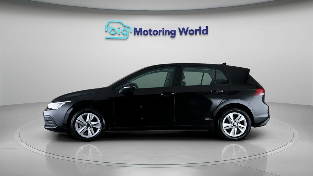 Volkswagen Golf Life Black #4