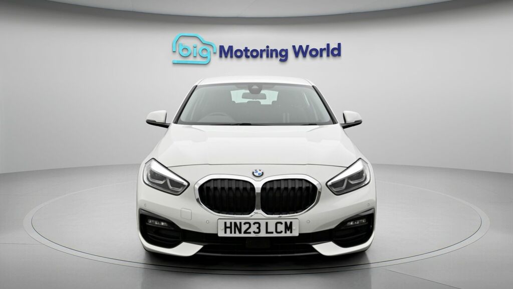 BMW 1 Series Sport White #2