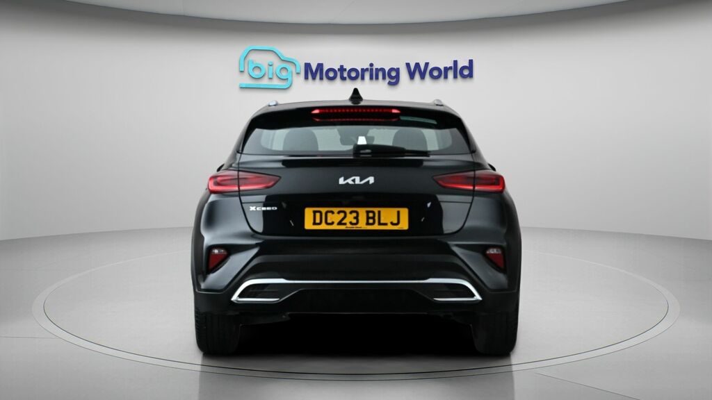 Kia Xceed 2 Black #6