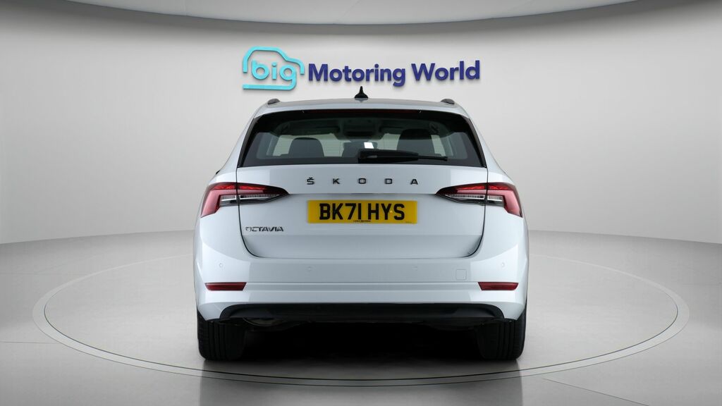 Skoda Octavia Se Technology White #6
