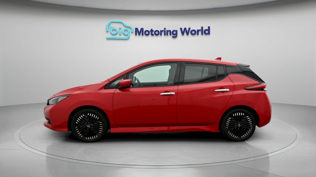 Nissan Leaf N-connecta LO23XSG Red #4