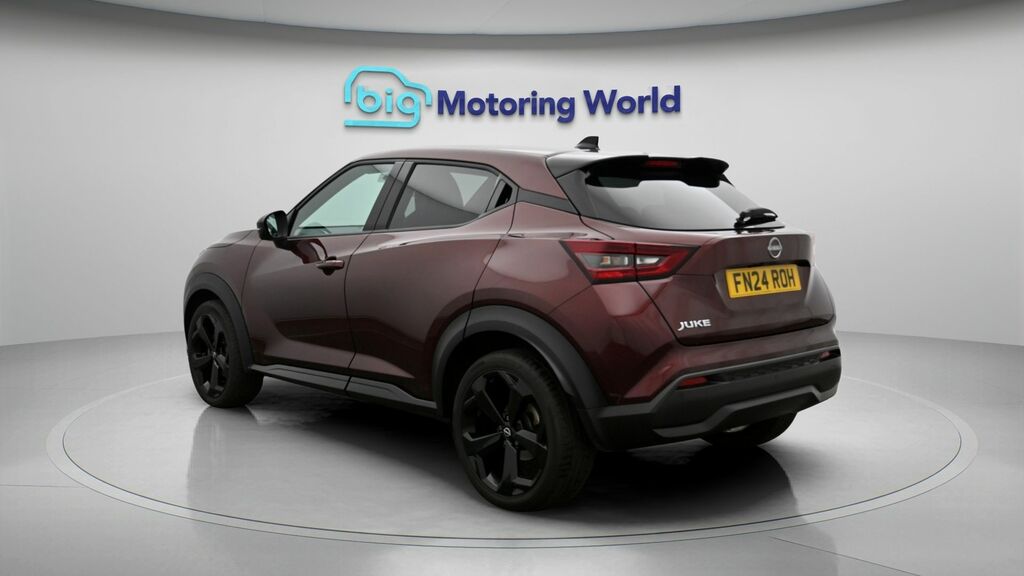 Nissan Juke Tekna Red #5