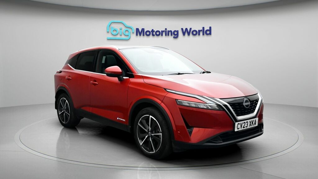 Nissan Qashqai Tekna Red