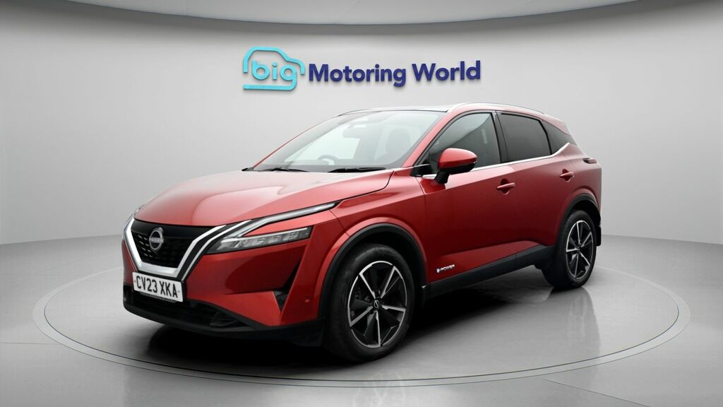 Nissan Qashqai Tekna Red #3