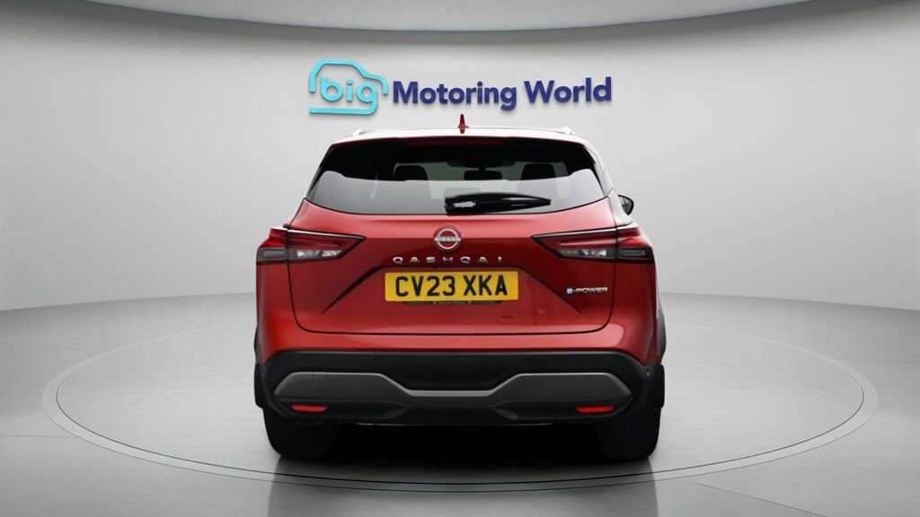 Nissan Qashqai Tekna Red #6