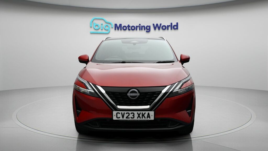 Nissan Qashqai Tekna Red #2