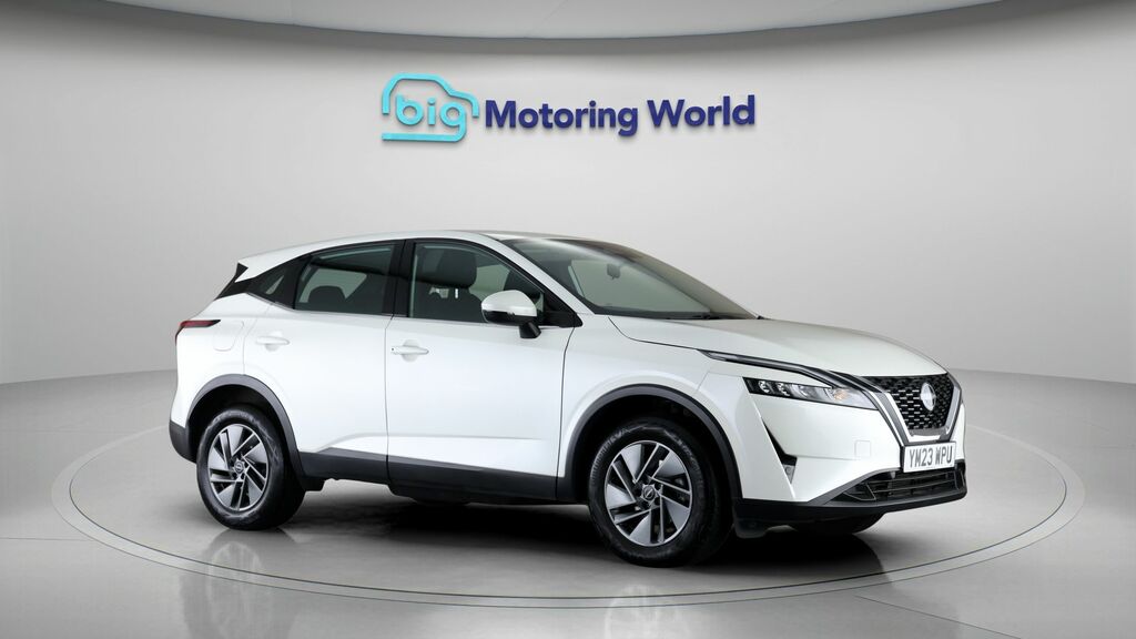 Nissan Qashqai Acenta Premium White