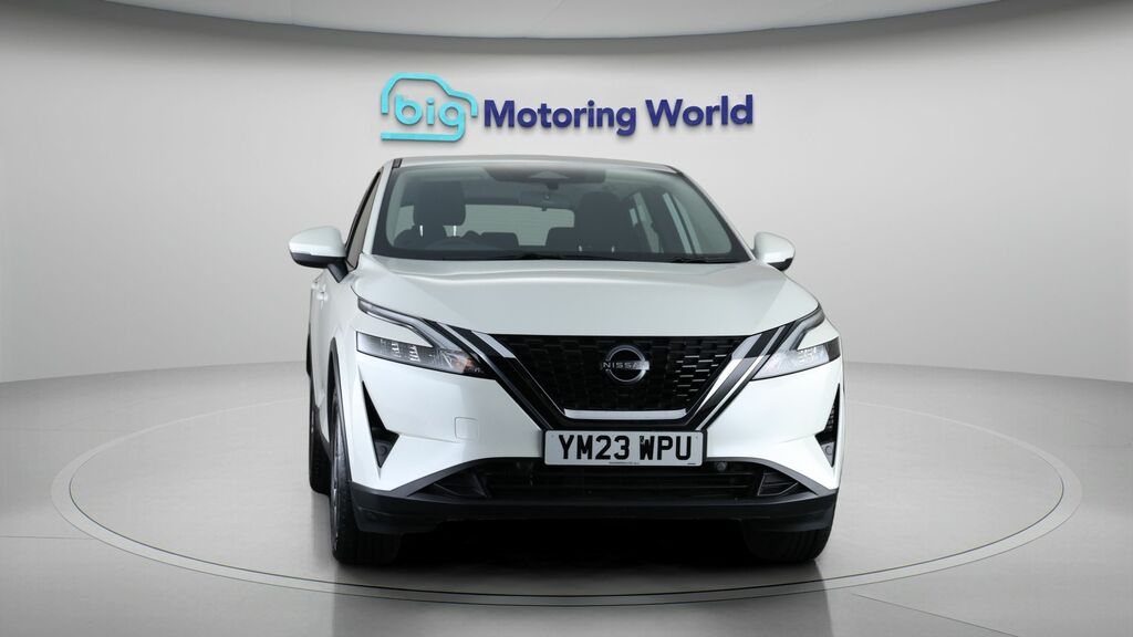 Nissan Qashqai Acenta Premium YM23WPU White #2