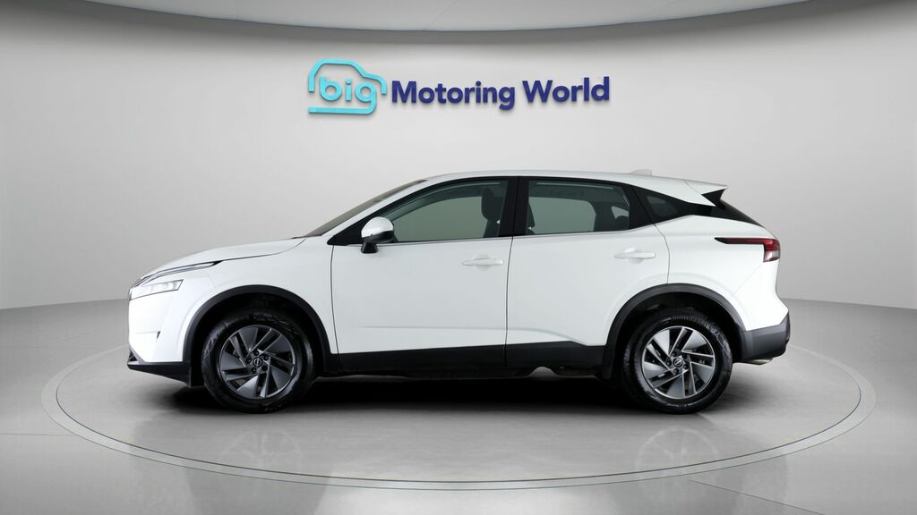 Nissan Qashqai Acenta Premium YM23WPU White #4