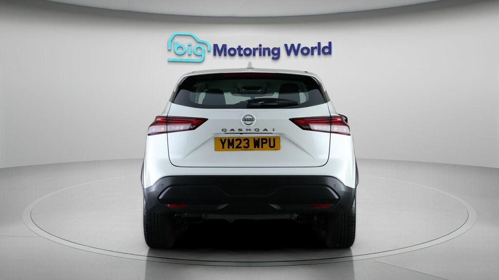 Nissan Qashqai Acenta Premium YM23WPU White #6