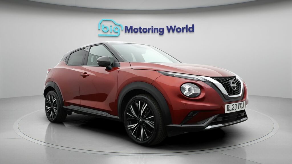 Nissan Juke Tekna Red