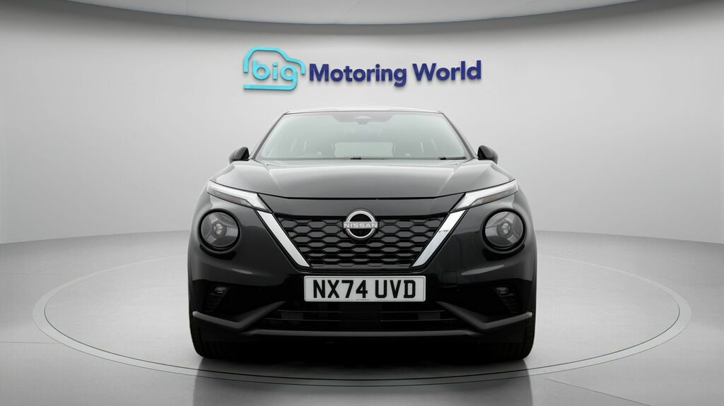 Nissan Juke Tekna Black #2