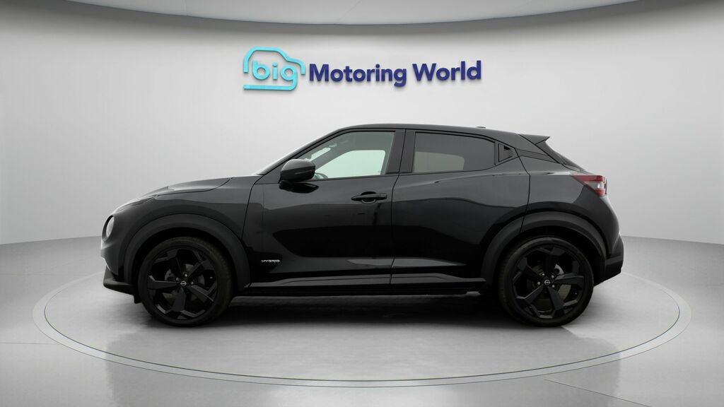Nissan Juke Tekna Black #4