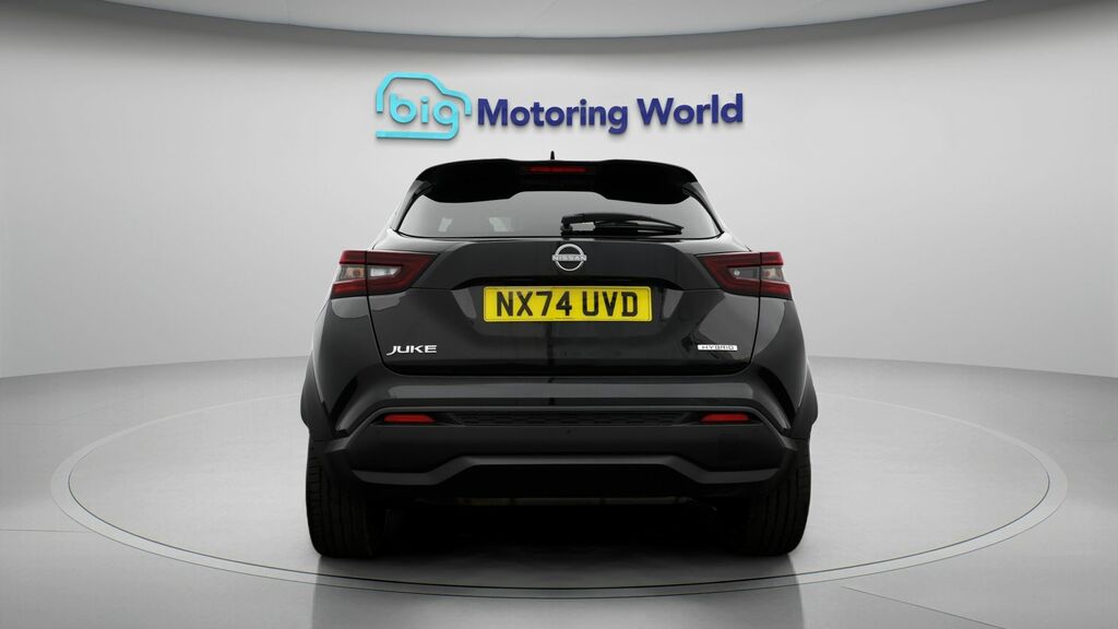 Nissan Juke Tekna Black #6