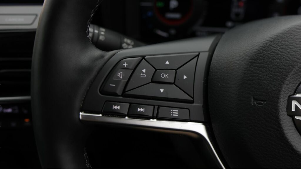 Nissan Juke 1.6 N-connecta Suv Hybrid Euro 6 Black #20