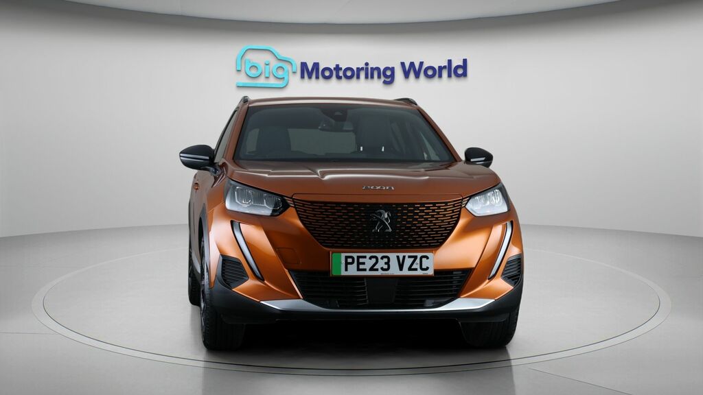 Peugeot e-2008 Allure Premium Orange #2