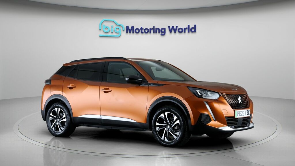 Peugeot e-2008 Allure Premium Orange