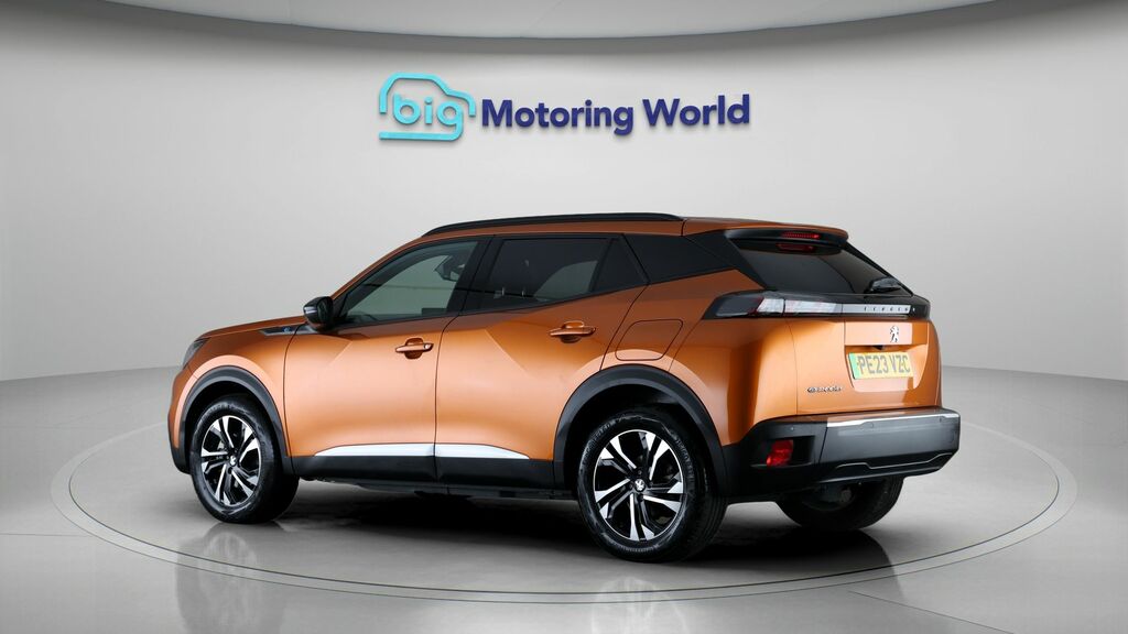 Peugeot e-2008 Allure Premium Orange #5