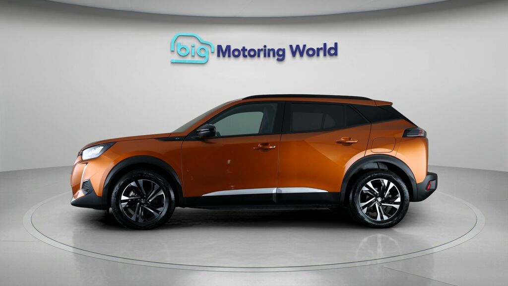 Peugeot e-2008 Allure Premium Orange #4