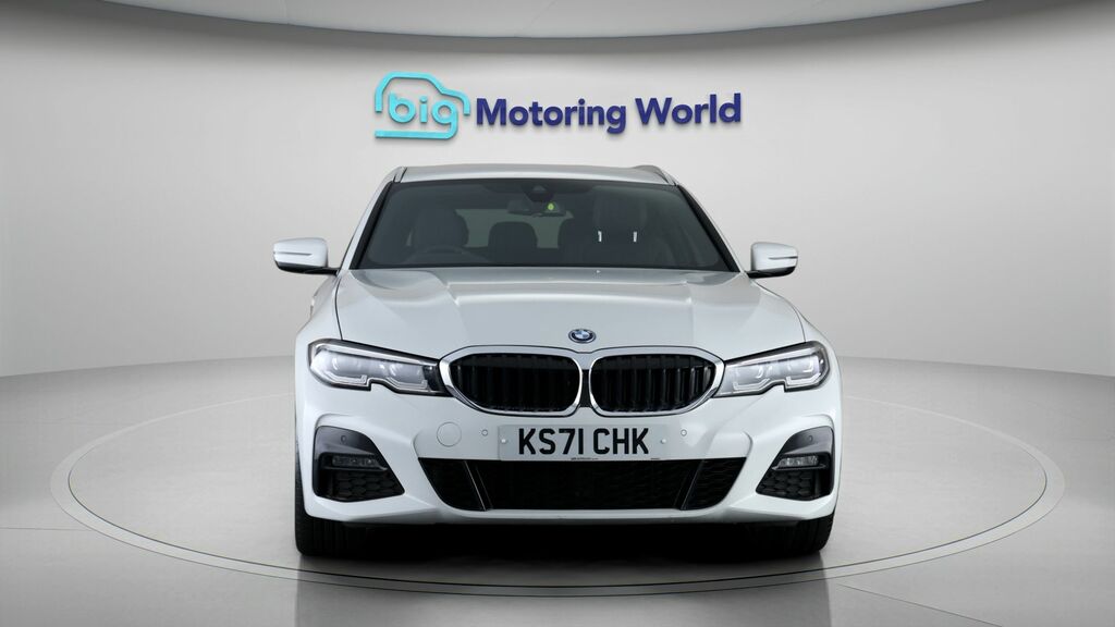 BMW 3 Series M Sport White #2