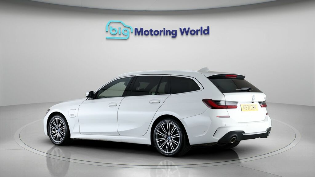 BMW 3 Series M Sport White #5