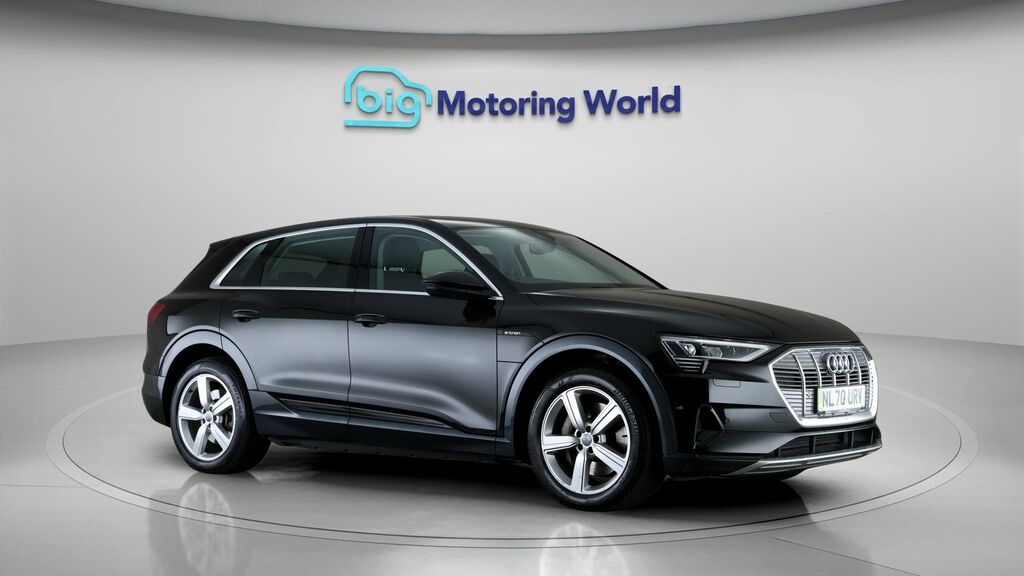 Audi E-tron Technik Black