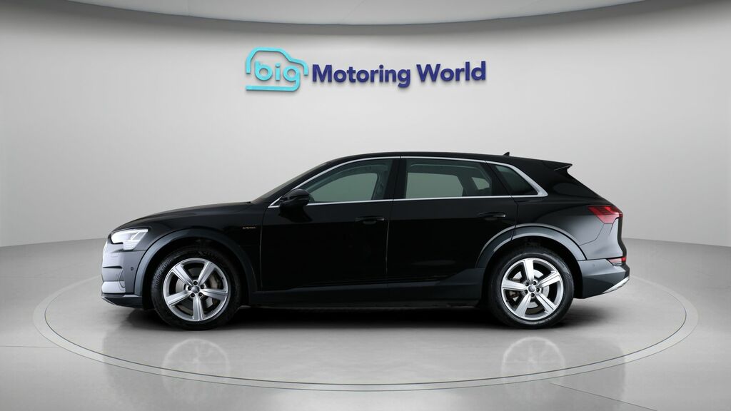 Audi E-tron Technik Black #4