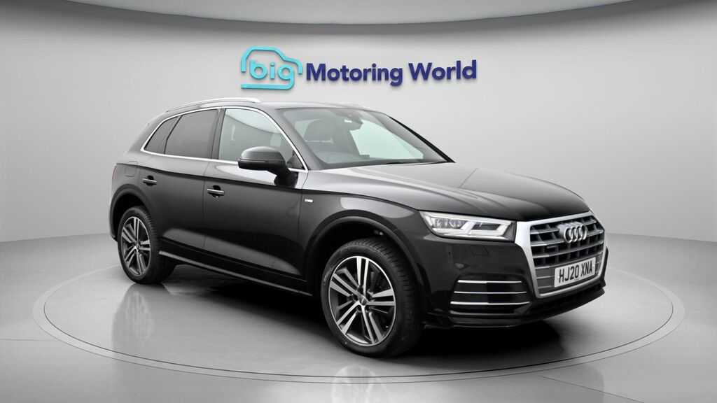Audi Q5 S Line Black