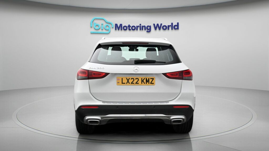 Mercedes-Benz GLA Class Sport LX22KMZ White #6