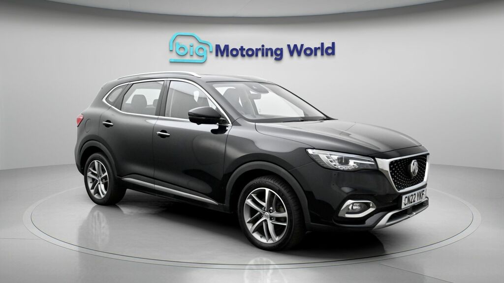 MG HS Exclusive Black