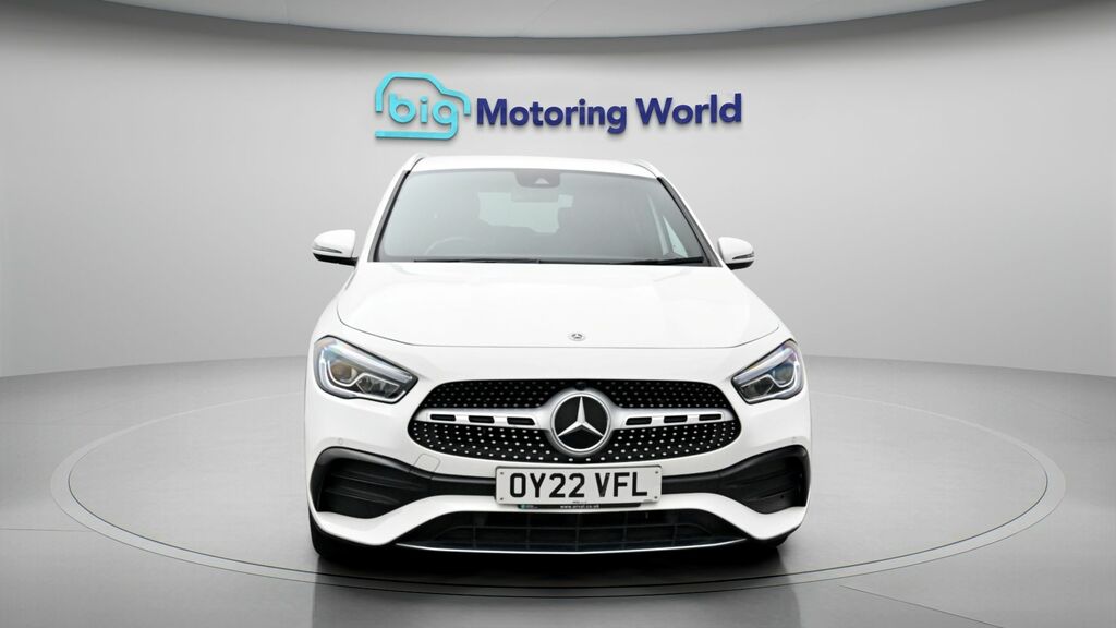 Mercedes-Benz GLA Class Exclusive Edition OY22VFL White #2