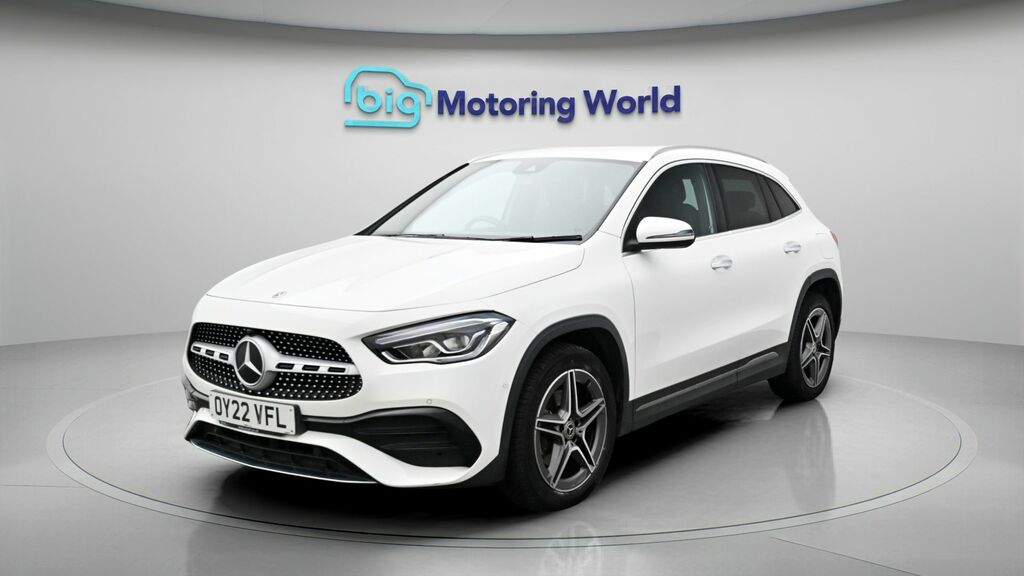 Mercedes-Benz GLA Class Exclusive Edition OY22VFL White #3