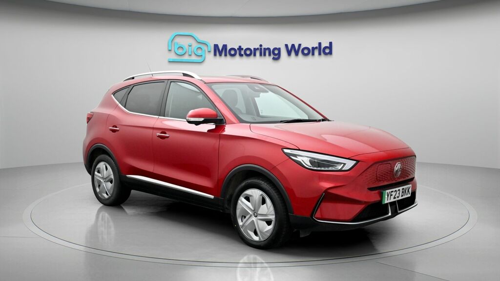 MG ZS Trophy Connect Long Range Red