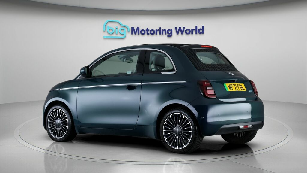 Fiat 500E C La Prima Green #5