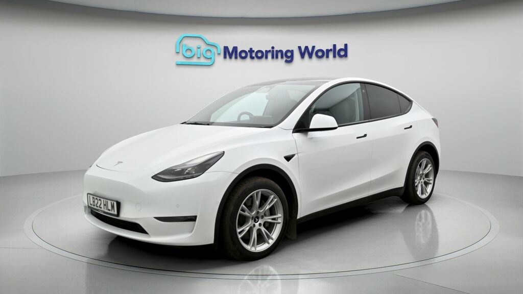 Tesla Model Y Long Range LB22HLM White #3