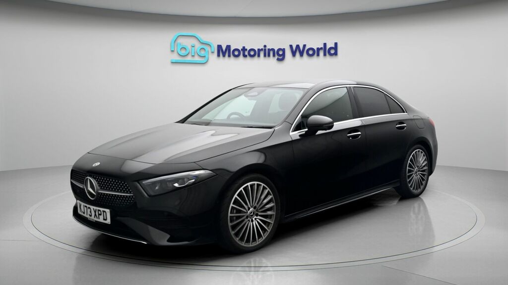 Mercedes-Benz A Class Amg Line KJ73XPD Black #3