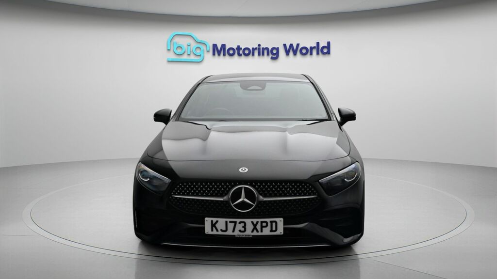 Mercedes-Benz A Class Amg Line KJ73XPD Black #2