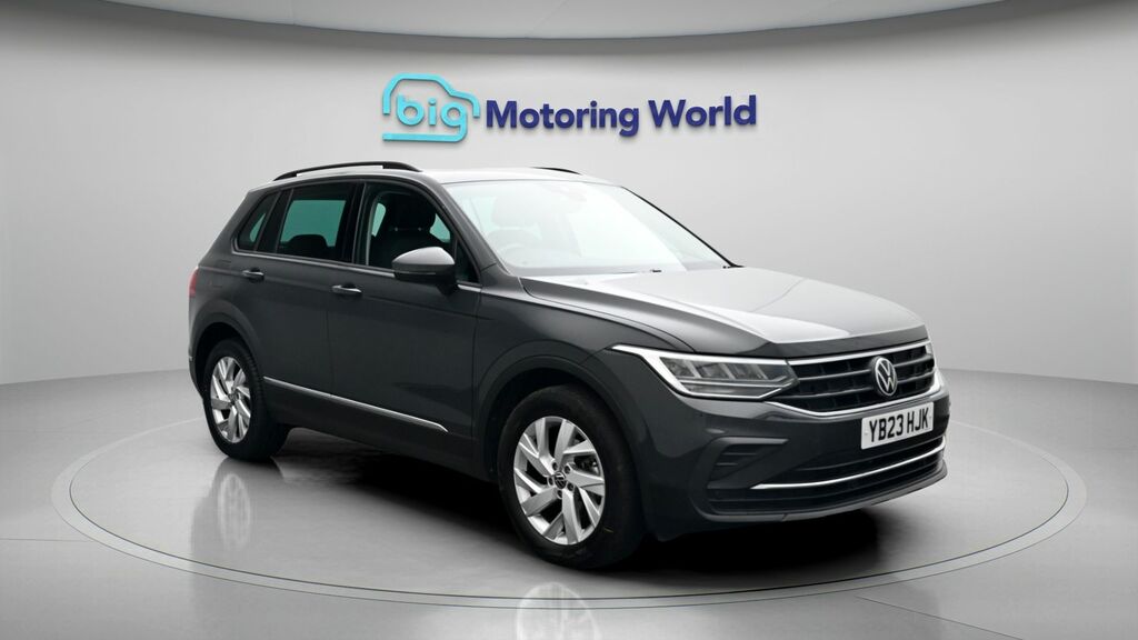 Volkswagen Tiguan Life Grey