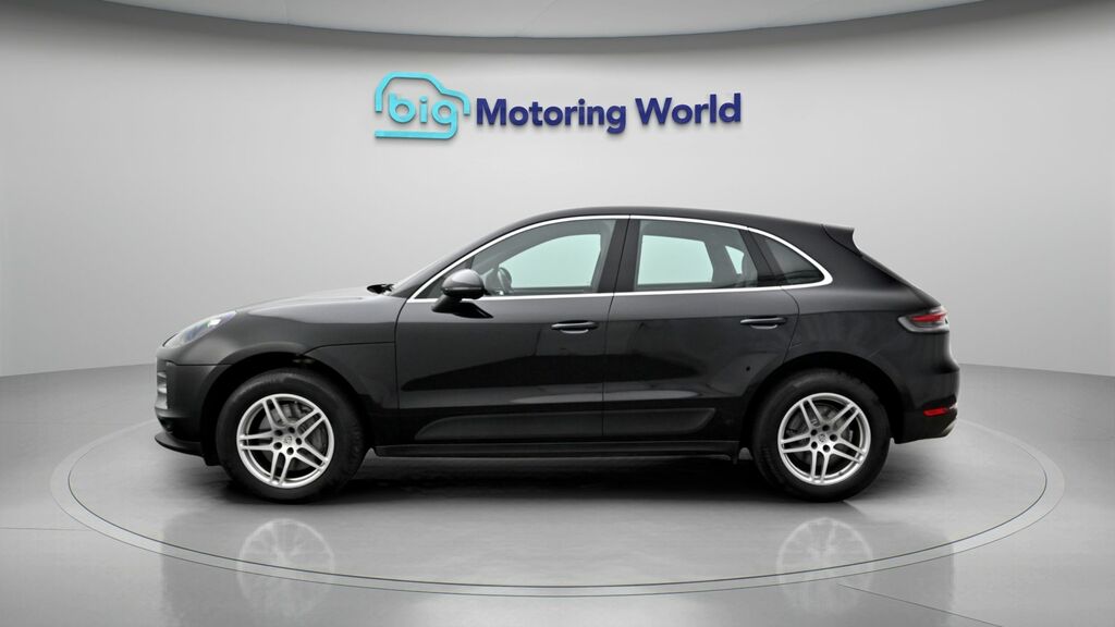 Porsche Macan S Black #4