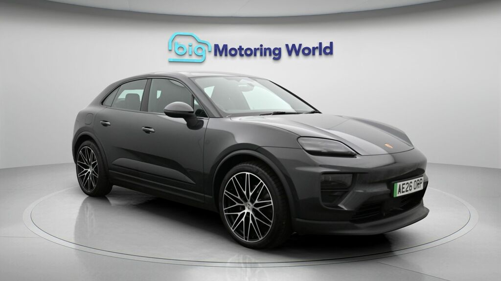 Porsche Macan Macan Electric Grey