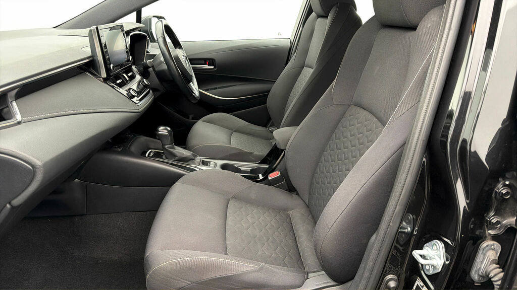 Toyota Corolla Icon Tech White #13