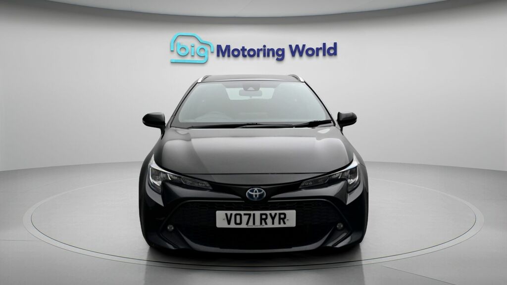 Toyota Corolla Icon Tech White #2